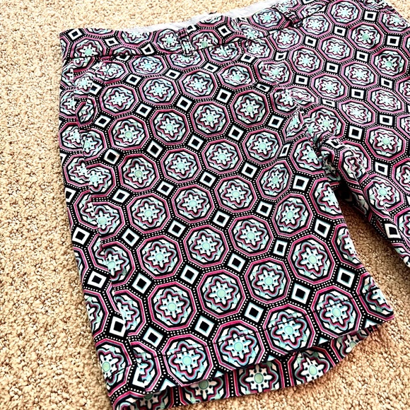 Darling Crown and Ivy  patterned shorts 8p - Picture 3 of 9